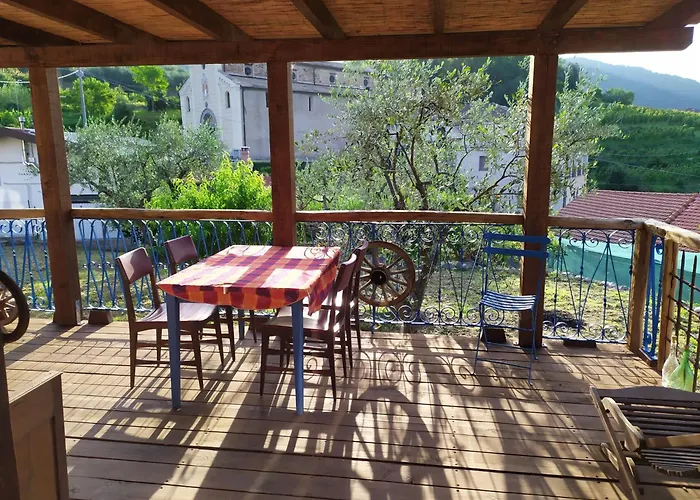 Art Razzamir 펜션 *